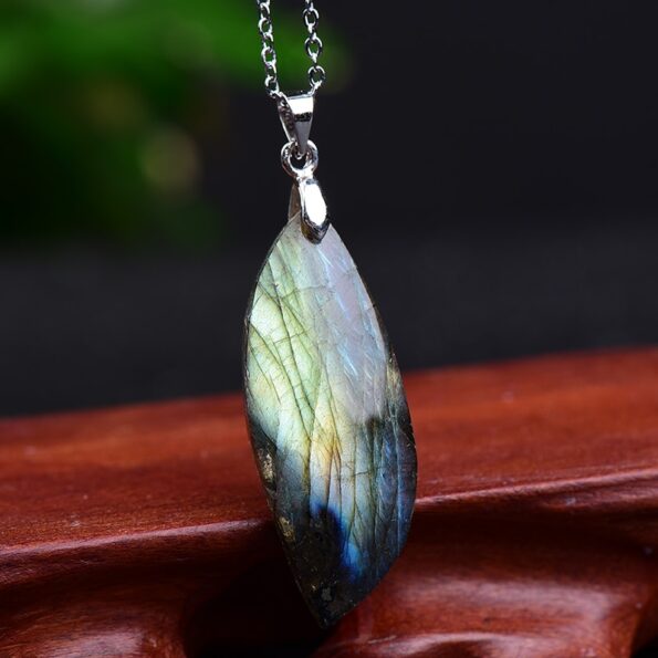 100-Natural-Labradorite-Original-Stone-Pendant-Leaf-Shape-Polished-Healing-Energy-Stone-Increase-charm-Unisex-Jewelry