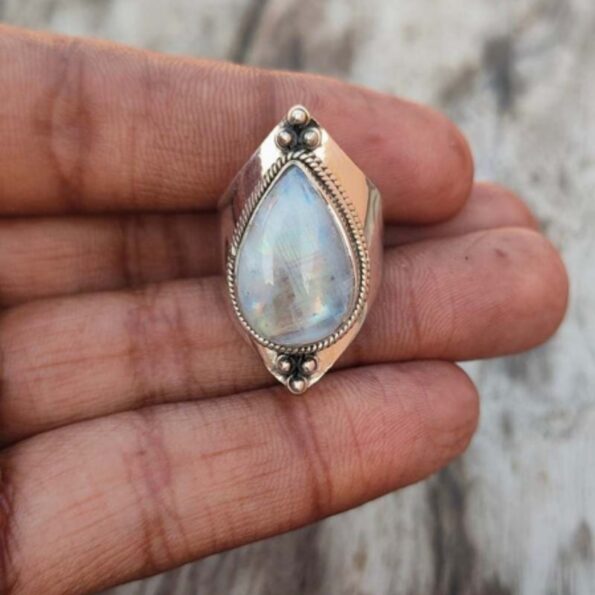 Vintage-Tibetan-Moonstone-Big-Healing-Crystal-Rings-for-Women-Boho-Antique-Indian-Moonstone-Ring-Fine-Jewelry-1