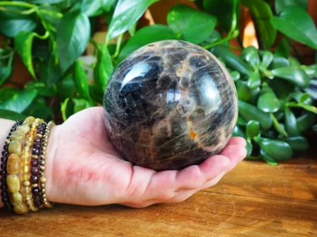 Bumblebee Jasper: Meaning, Mineralogy, History, Uses, Benefits & How to Identify